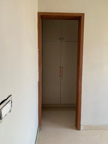Furnished Amenities in 3 BHK Builder Floor at BPTP Park 81, Sector 81 – for Sale