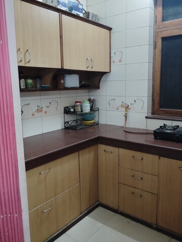 Kitchen in 1.5 BHK Builder Floor at Sector 16 – for Rent