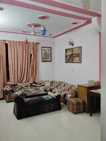 Living Room in 1.5 BHK Builder Floor at Sector 16 – for Rent