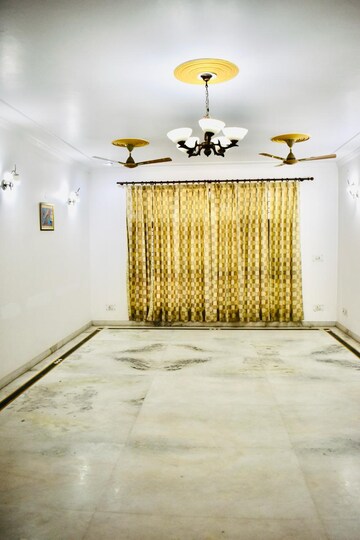 Room in  Pg at Sector 51 – for Rent