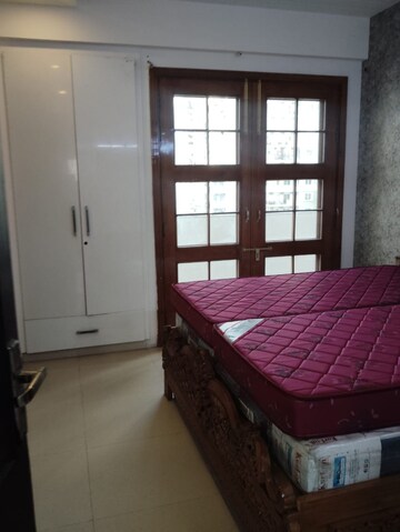 Room in 3 BHK Builder Floor at Sector 46 – for Rent