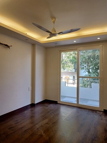 Room in 3 BHK Builder Floor at Ansal Sushant Lok I, Sector 43 – for Rent