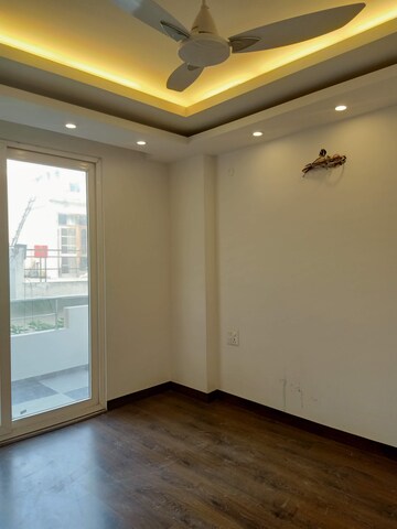 Room in 3 BHK Builder Floor at Ansal Sushant Lok I, Sector 43 – for Rent