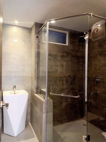 Bathroom in 3 BHK Builder Floor at Ansal Sushant Lok I, Sector 43 – for Rent