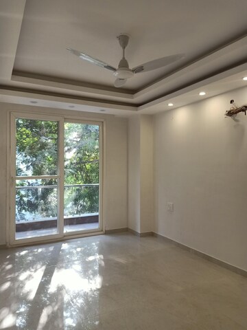 Room in 3 BHK Builder Floor at Ansal Sushant Lok I, Sector 43 – for Rent