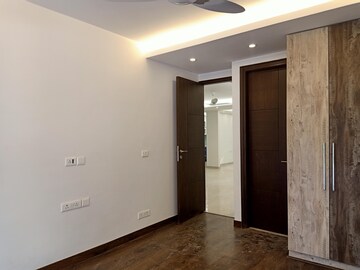 Room in 3 BHK Builder Floor at Ansal Sushant Lok I, Sector 43 – for Rent
