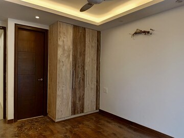 Room in 3 BHK Builder Floor at Ansal Sushant Lok I, Sector 43 – for Rent