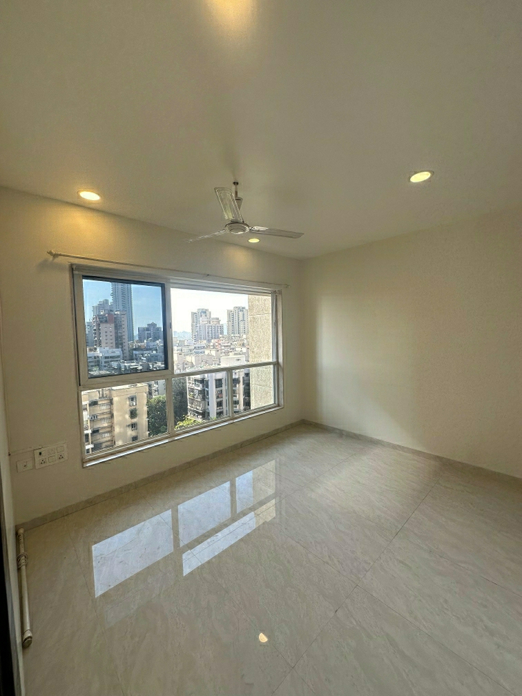 2.5 BHK Apartment For Sale in Platinum Life