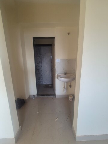Furnished Amenities in 1 BHK Apartment at Borivali East – for Rent
