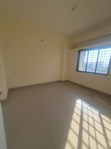 Room in 1 BHK Apartment at Borivali East – for Rent