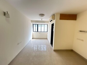 Room in 3 BHK Apartment at Mamata Apartments, Prabhadevi – for Sale