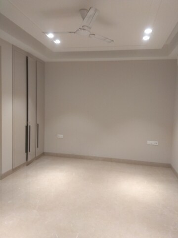 Room in 4 BHK Builder Floor at New Friends Colony – for Rent