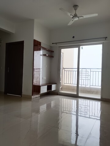 Room in 2 BHK Apartment at Ace Divino, Sector 1 Greater Noida – for Rent