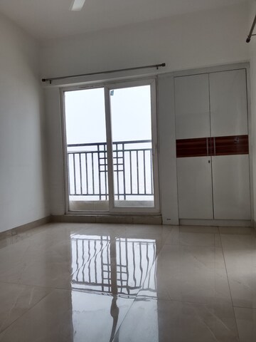 Room in 2 BHK Apartment at Ace Divino, Sector 1 Greater Noida – for Rent