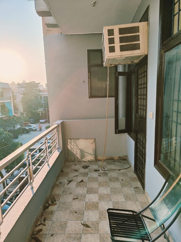 Balcony, ss-southend-floors 3 Bedroom 1840 Sq.Ft. Builder Floor In South City 2 Gurgaon 8148947
