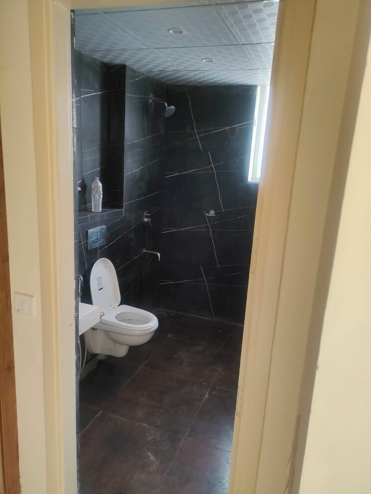 Bathroom, la-prisma 4 Bedroom 2250 Sq.Ft. Apartment In Dhakoli Zirakpur 8149014