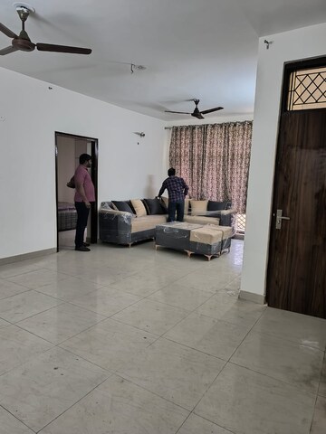 Parking in 3 BHK Builder Floor at Uppal Southend, Sector 49 – for Rent