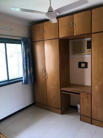 Room in 2 BHK Apartment at Bandra West – for Rent
