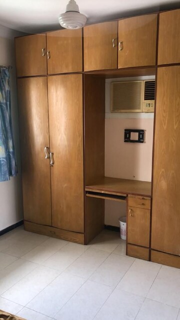 Room in 2 BHK Apartment at Bandra West – for Rent