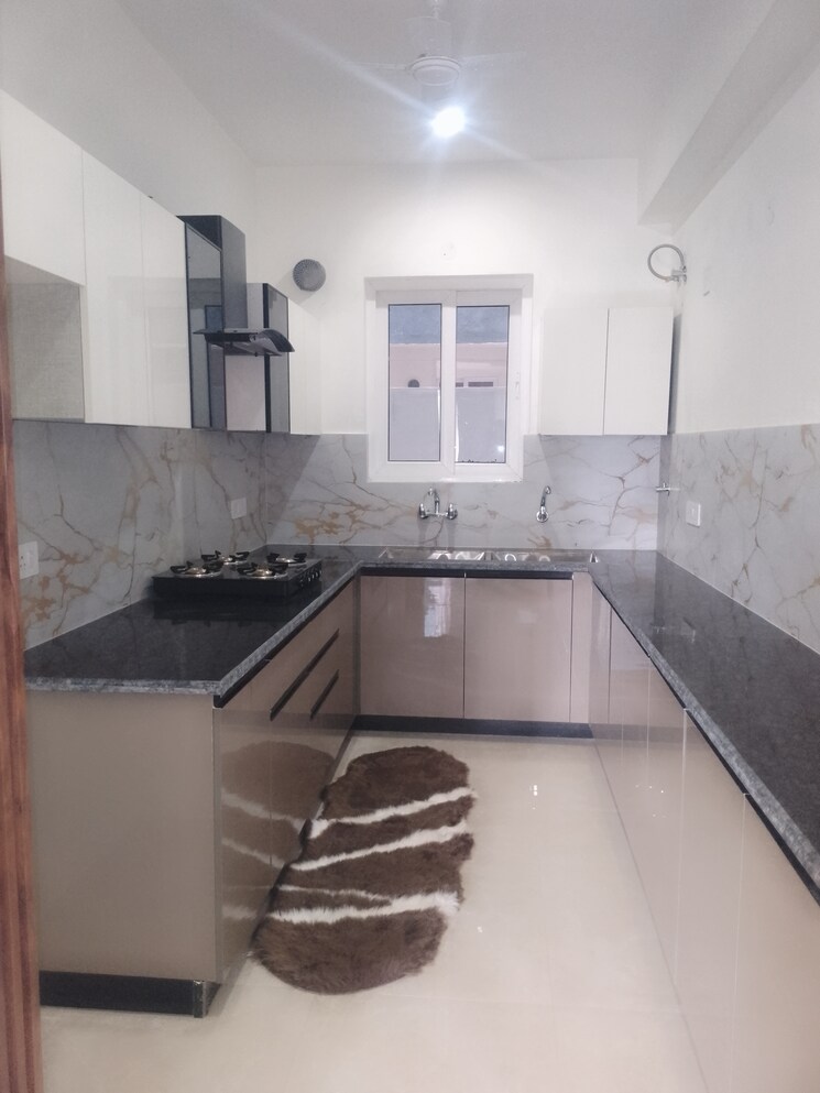 Kitchen, kharar 3 Bedroom 1400 Sq.Ft. Apartment In Kharar Mohali 8149057