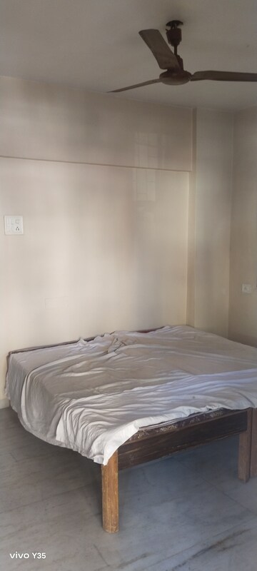 Bedroom in 2 BHK Apartment at Ganesh CHS Lower Parel, Lower Parel – for Rent