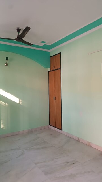 Room in 3 BHK Independent House at Sector 46 – for Rent