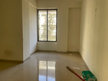 Room in  Office Space at Corporate Corner CHS, Malad West – for Rent