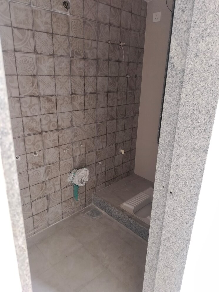 Bathroom, virani-sky-heights 2 Bedroom 975 Sq.Ft. Apartment In Kausa Thane 8149192