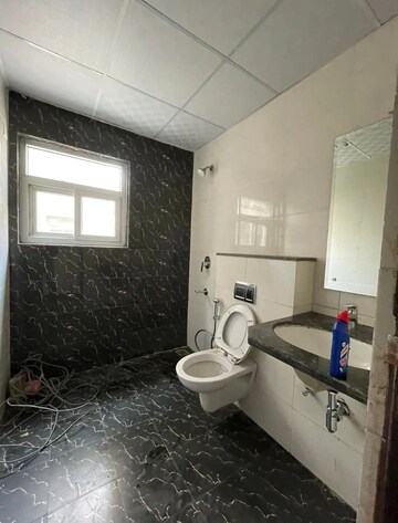 Bathroom in 3 BHK Builder Floor at BPTP Amstoria, Sector 102 – for Rent