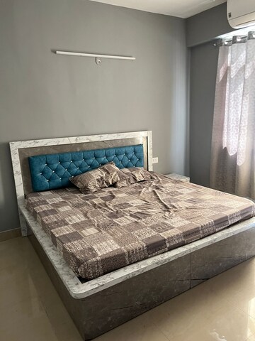Bedroom in 2 BHK Apartment at Suncity Avenue 76, Sector 76 – for Rent