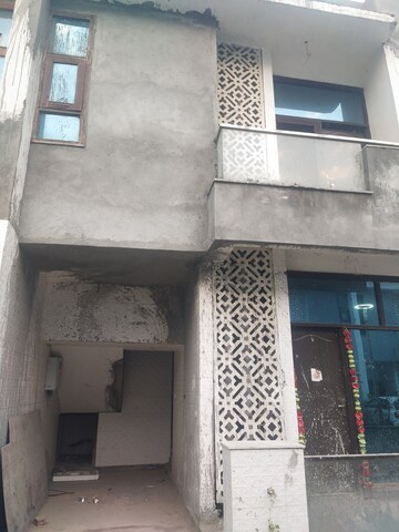 Kitchen in 3.5 BHK Villa at Kingson Green Villa Phase 2, Panchsheel Green – for Sale