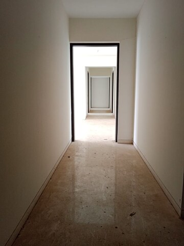 Room in 4 BHK Apartment at Rajesh Raj Grandeur, Powai – for Sale