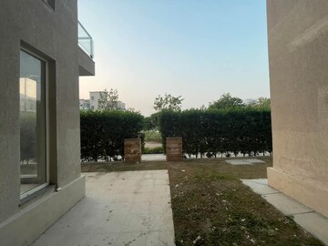 Balcony in 4 BHK Apartment at BPTP Amstoria, Sector 102 – for Rent