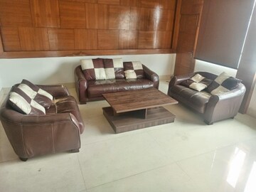 Living Room in 2 BHK Apartment at Kalindi Colony – for Rent