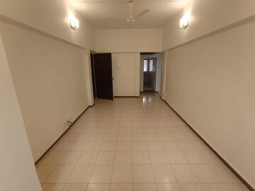 Room in 2 BHK Apartment at Bandra West – for Rent