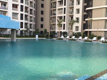 Swimming Pool in 3 BHK Apartment at Lodha Fiorenza, Goregaon East – for Sale