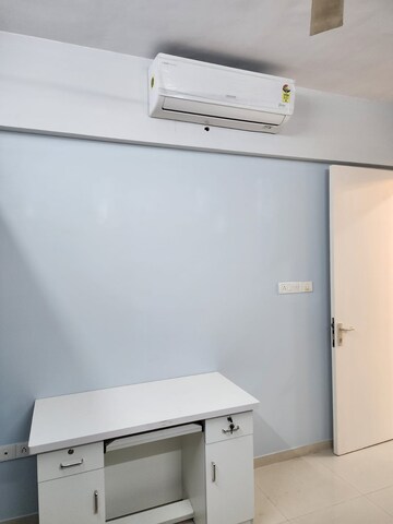 Furnished Amenities in 4 BHK Apartment at Thane West – for Rent