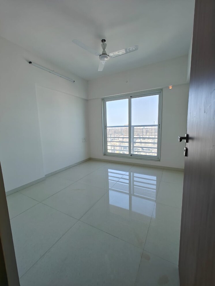 Room, romell-allure 2 Bedroom 567 Sq.Ft. Apartment In Borivali East Mumbai 8149398