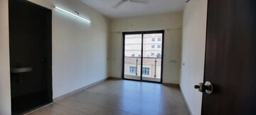 Room in 3 BHK Apartment at HDIL Metropolis Residences, Andheri West – for Rent
