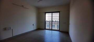 Room in 3 BHK Apartment at HDIL Metropolis Residences, Andheri West – for Rent