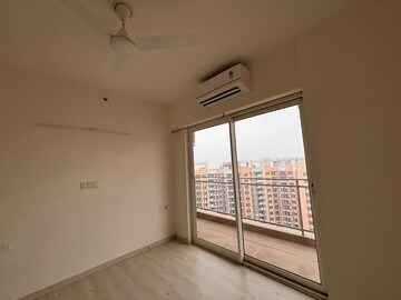 Room in 4 BHK Apartment at Shapoorji Pallonji Joyville Gurgaon, Sector 102 – for Rent