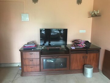 Furnished Amenities in 1 BHK Apartment at Andheri West – for Rent