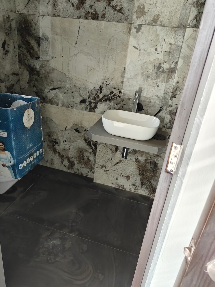 Bathroom, lotus-unity 3 Bedroom 1003 Sq.Ft. Apartment In Versova Mumbai 8149460