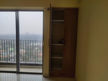 Room in 2 BHK Apartment at Godrej Seven, Joka – for Rent