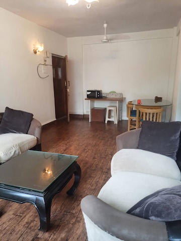 Living Room in 1.5 BHK Apartment at Andheri West – for Rent