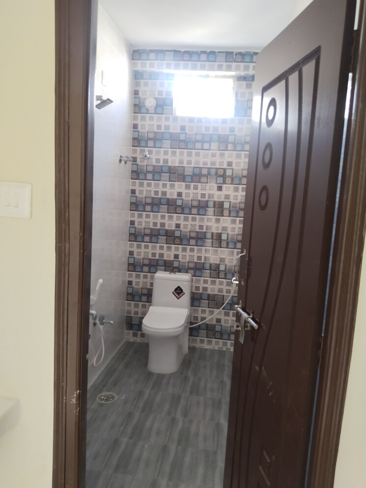 Bathroom, vijayanagar colony 3 Bedroom 1335 Sq.Ft. Apartment In Vijayanagar Colony Hyderabad 8149506