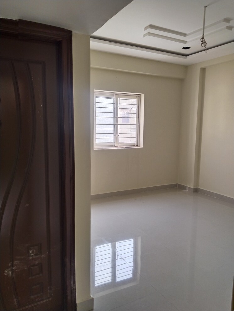 Room, vijayanagar colony 3 Bedroom 1335 Sq.Ft. Apartment In Vijayanagar Colony Hyderabad 8149506