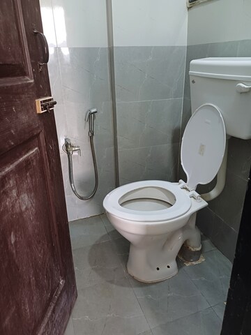 Bathroom in 1 BHK Apartment at Sector 5 Ghansoli – for Rent