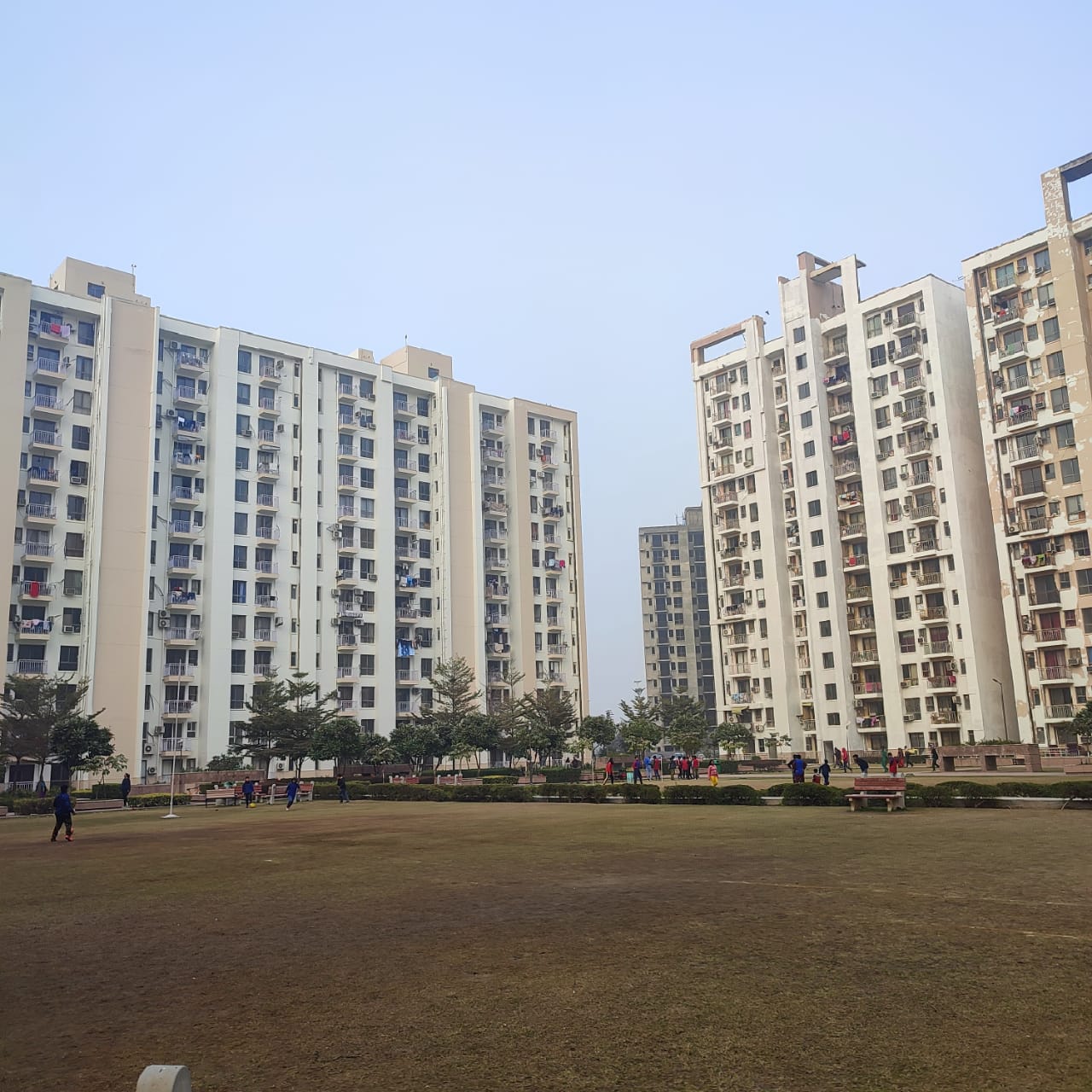 3.5 BHK + Servant Room 1570 Sq.Ft. Apartment in Unitech The Residences Sector 33