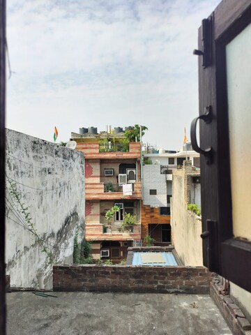 2 BHK Builder Floor For Rent in Dilshad Colony